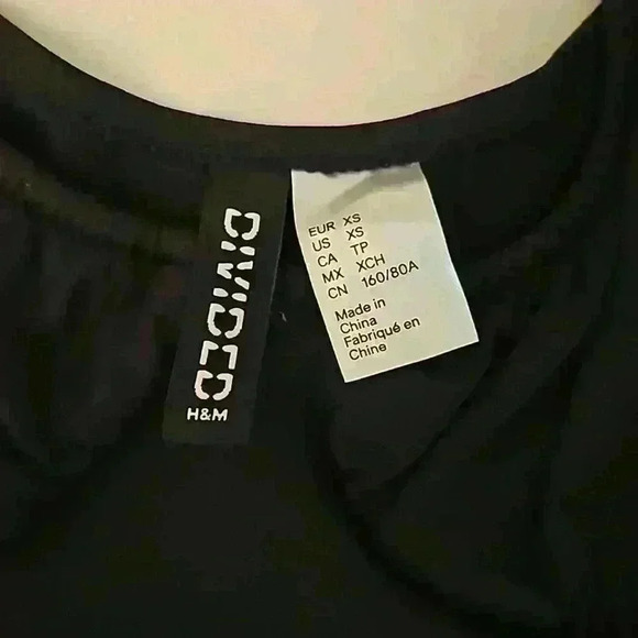 Divided Bundle | XS & S Black Top Bundle 4 items ✨️ - Picture 7 of 13